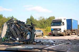 Tampa Truck Accident Statistics are as troubling as the damage they can cause as shown in this photo.